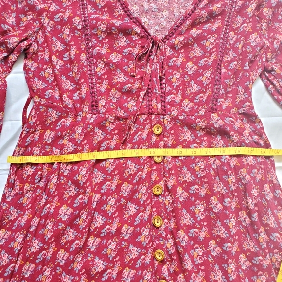 AMERICAN RAG CIE Juniors Floral Printed Bell Sleeve Mini Dress - Size Large - Picture 13 of 16